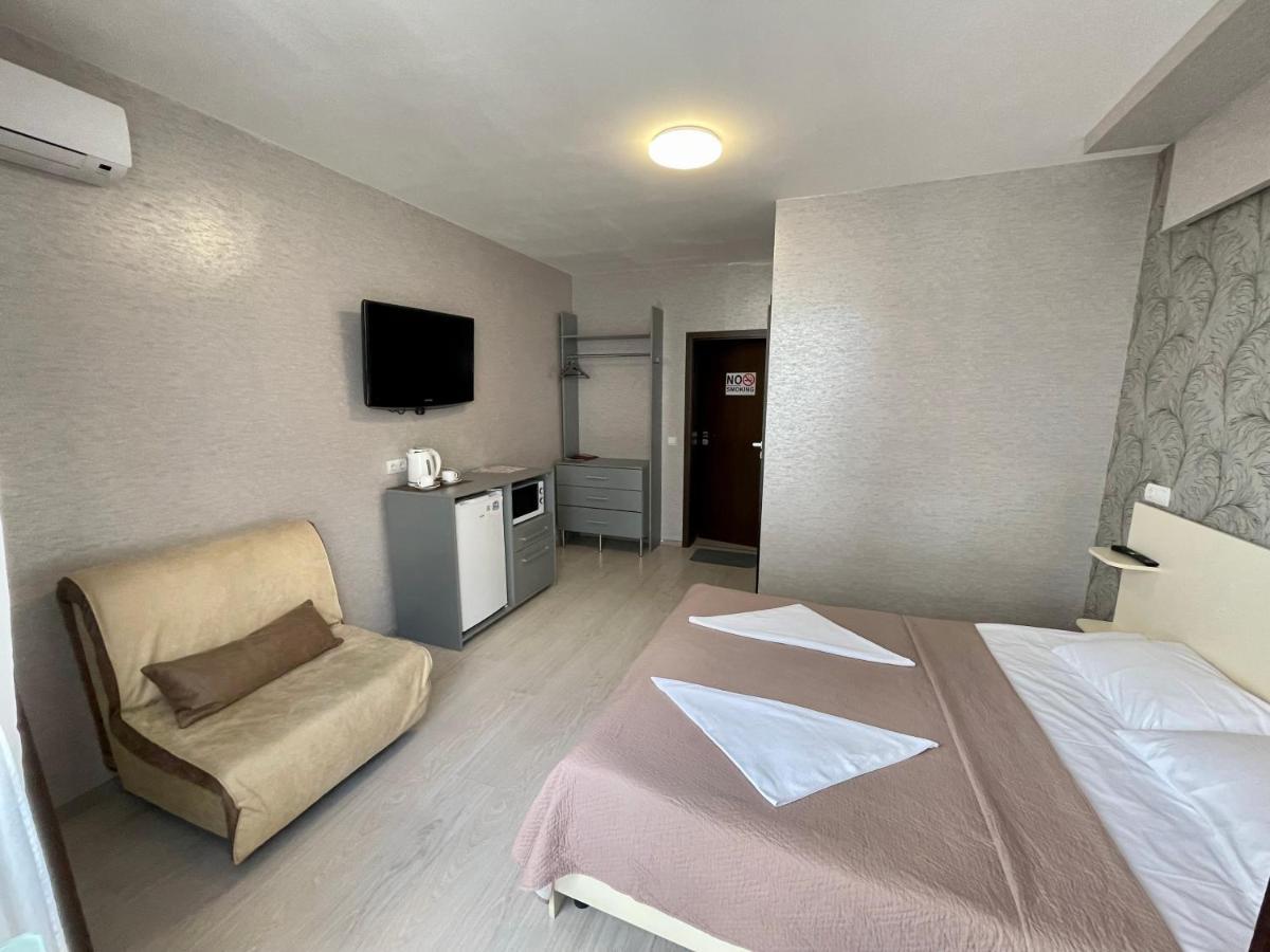 East Residence Kiev Bagian luar foto