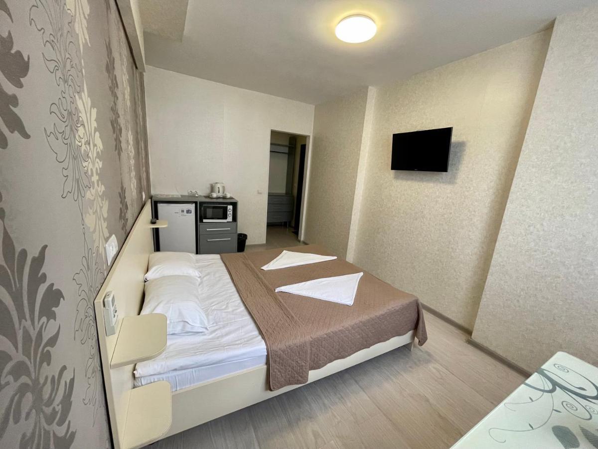 East Residence Kiev Bagian luar foto